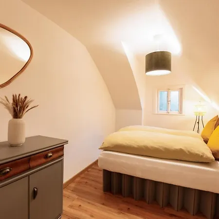 Naechtigen An Der Stadtmauer Appartamento